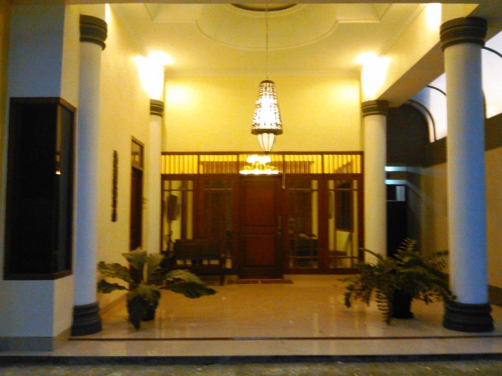 Griya Putri Dewi Guesthouse Jogyakarta Zewnętrze zdjęcie