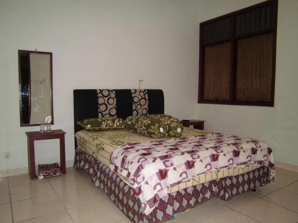 Griya Putri Dewi Guesthouse Jogyakarta Zewnętrze zdjęcie